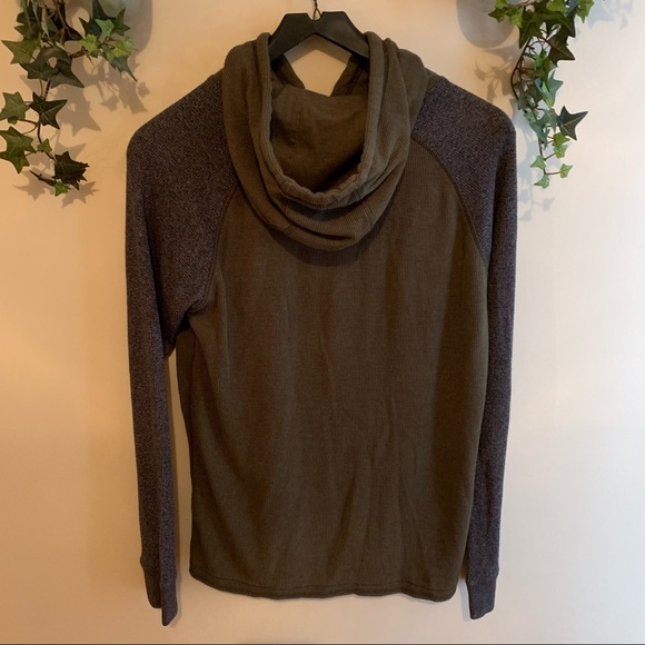 Men’s Kolby Long Sleeve Waffled Hoodie - Picture 2 of 6